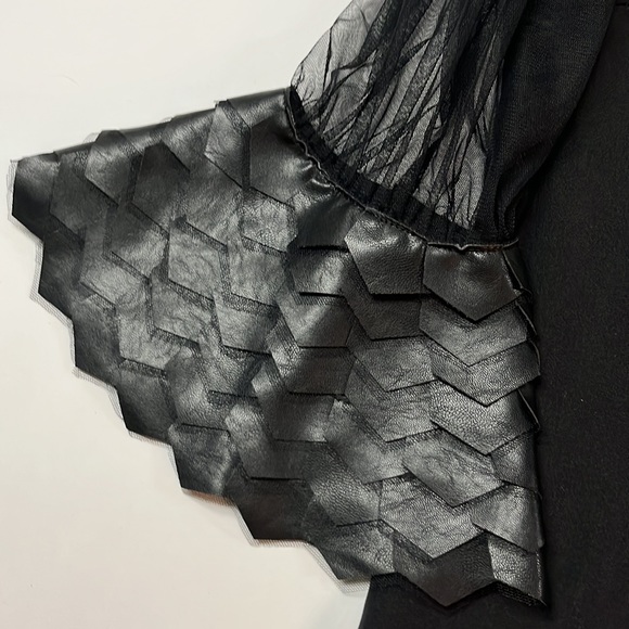 Gracia black top with sheer and leather like flared sleeves - Picture 2 of 6